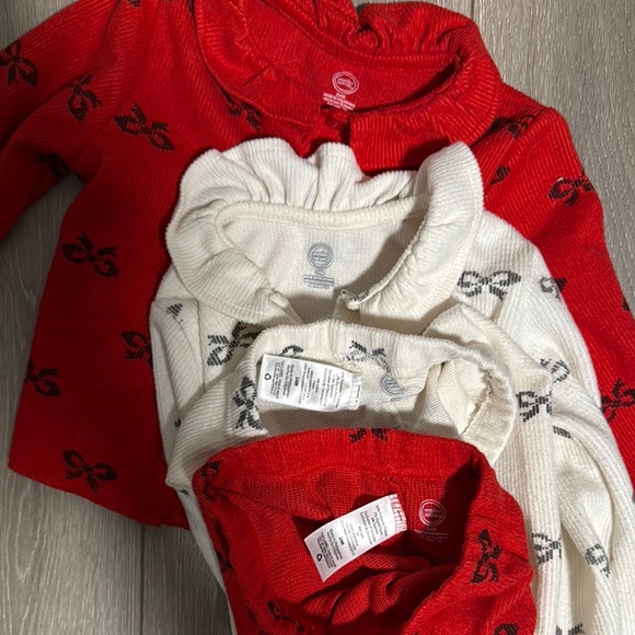 2 Kids Pajamas Set - Red and White with Ribbon Print 24 mo - Picture 5 of 5